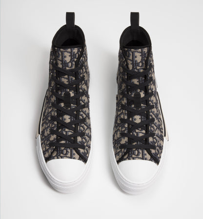 B23 League Sneaker