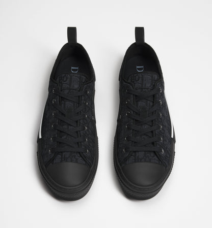 B23 League Sneaker