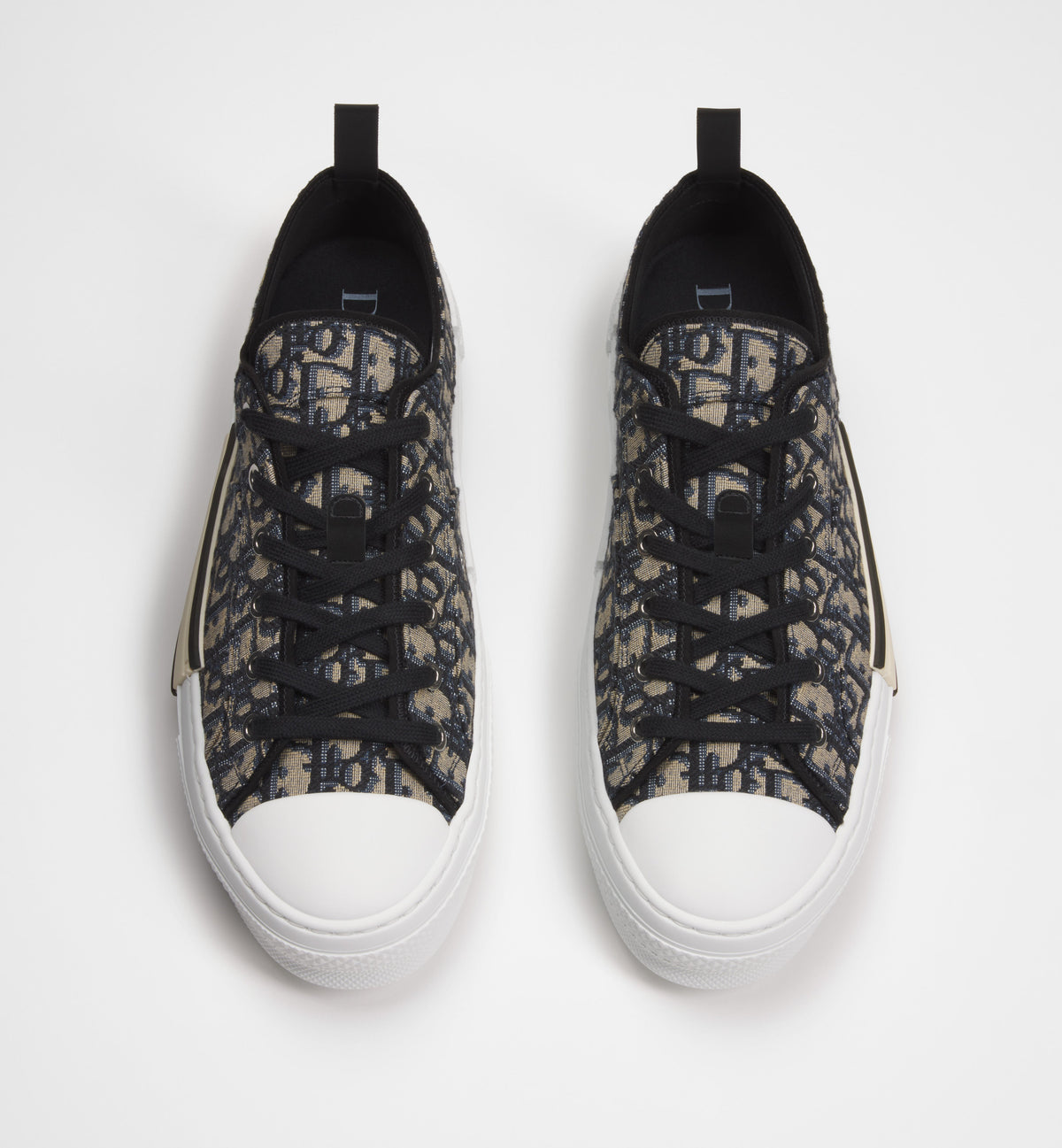 B23 League Sneaker